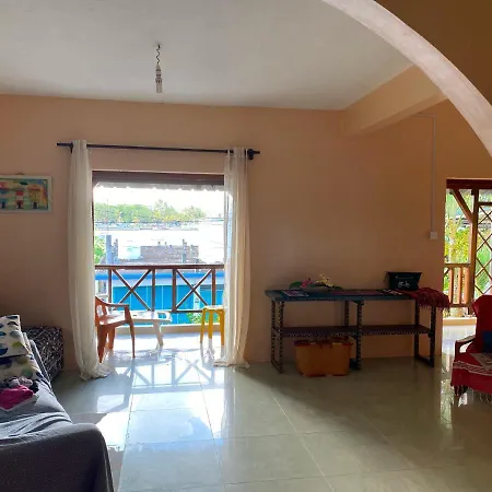 Chez Ti Casa Apartment